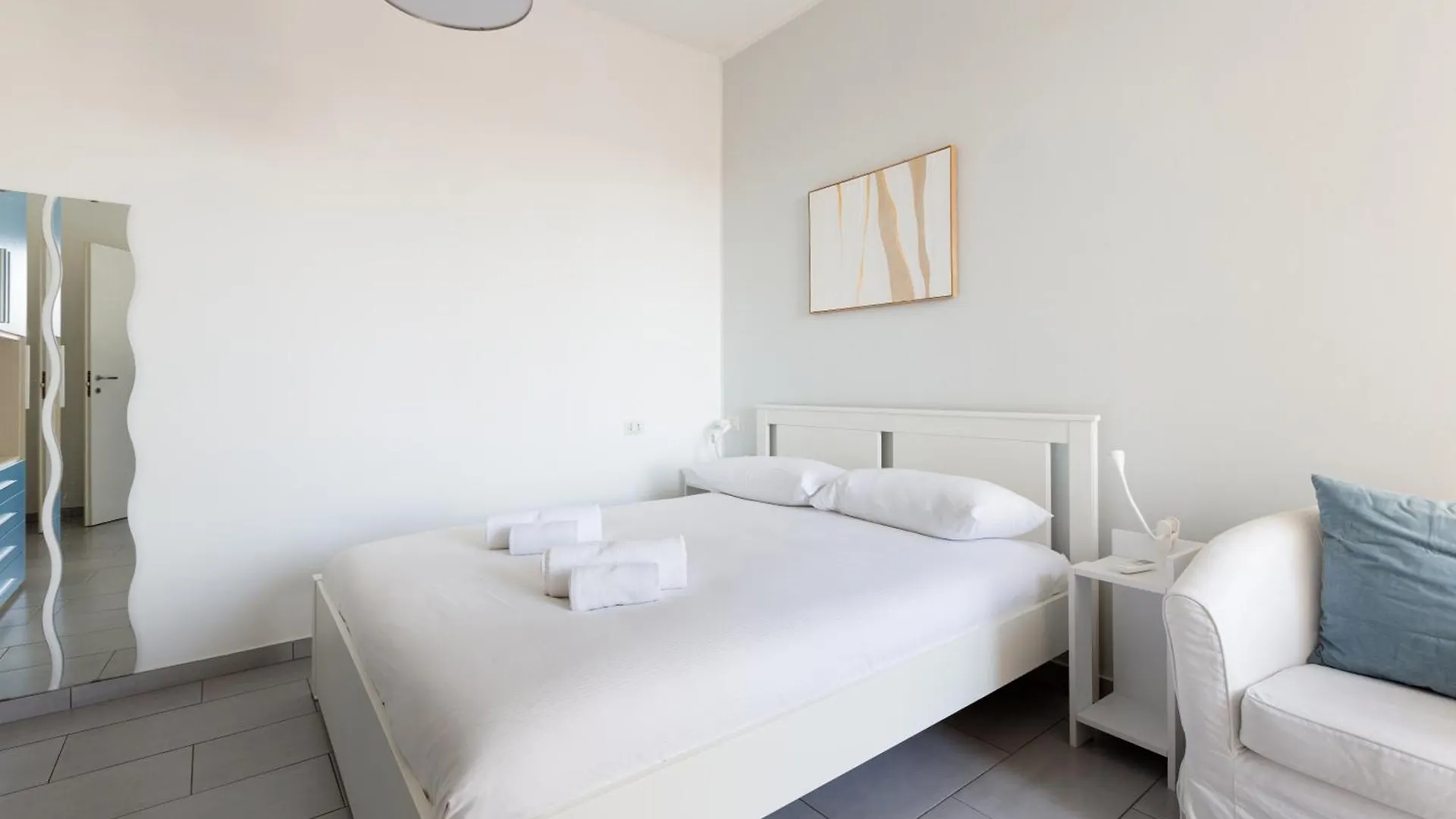 Bande Nere Mm1 - Modern Studio With Balcony! Milan Italy