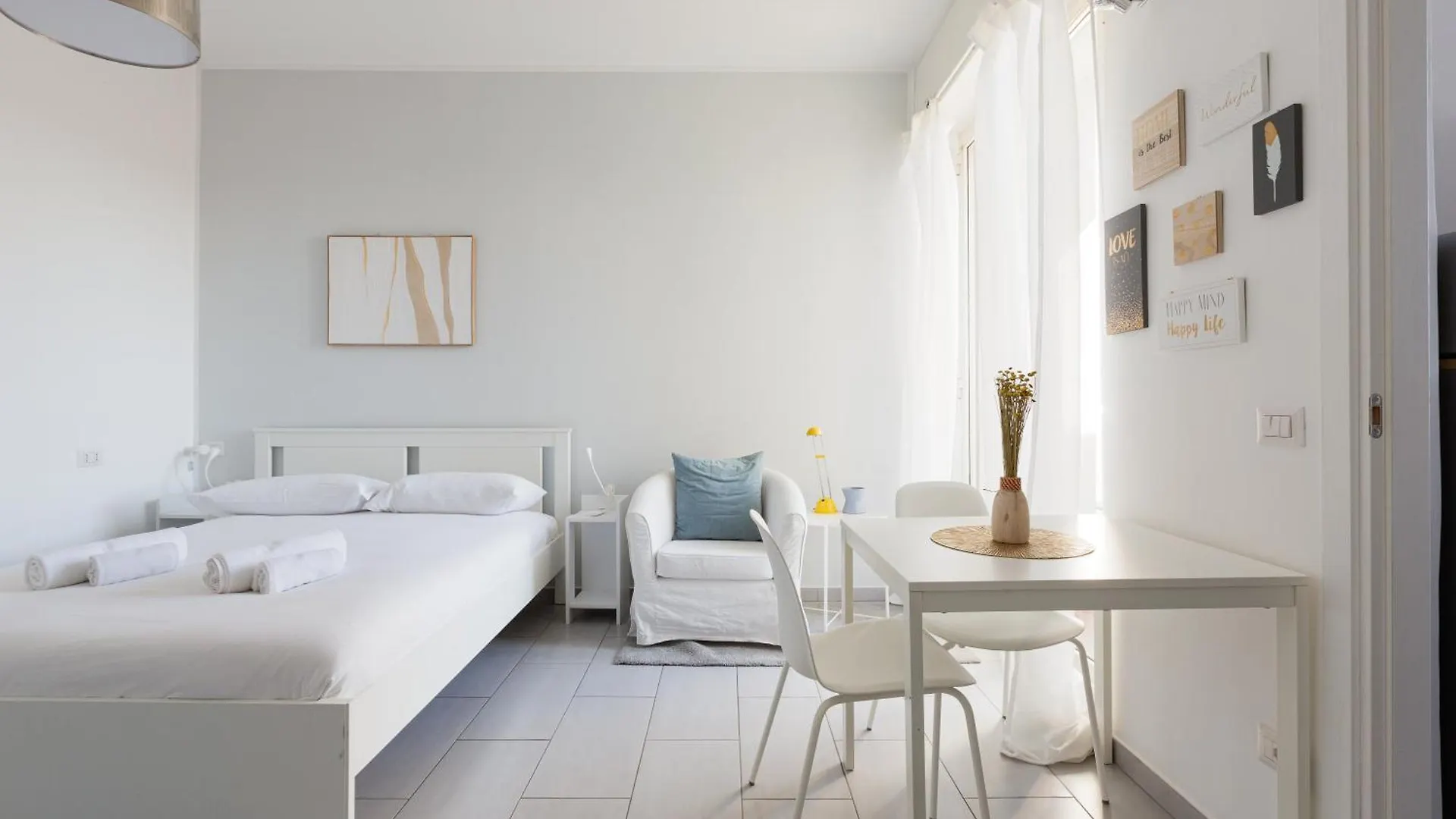 Bande Nere Mm1 - Modern Studio With Balcony! Milan 0*,  Italy